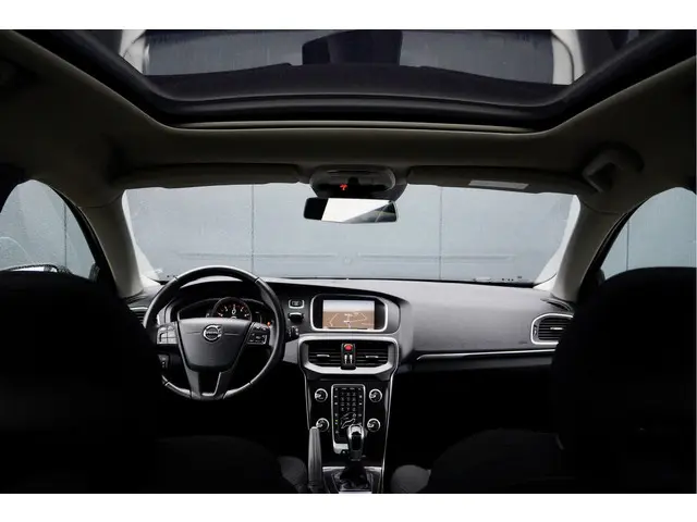 Volvo V40 2.0 T3 153 pk NORDIC BUSINESS 2018 Benzine 10