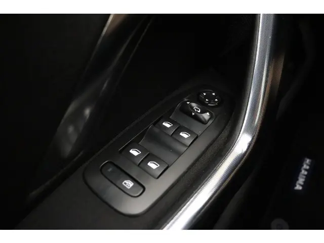 Peugeot 2008 1.2 PureTech Allure 2016 Benzine 20