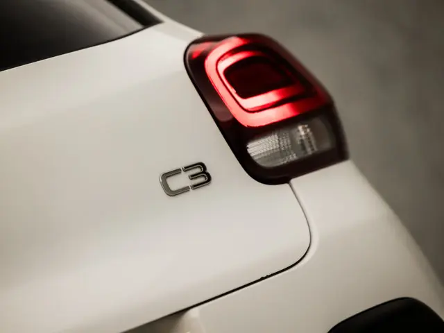 Citroën C3 1.2 PureTech Shine Sport 2018 Benzine 24