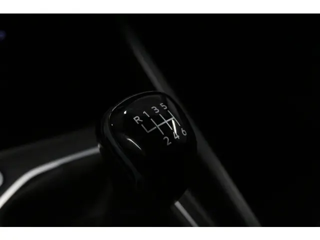 Volkswagen Golf Variant 1.0 TSI Life 2022 Benzine 32