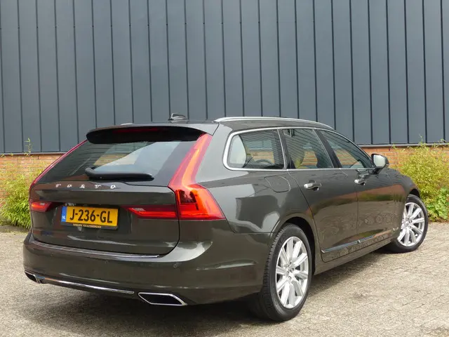 Volvo V90 T4 Business Luxury+ 2020 Benzine 2
