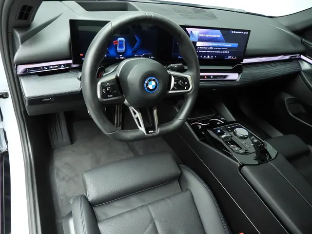 BMW i5 xDrive40 2024 Elektrisch 6