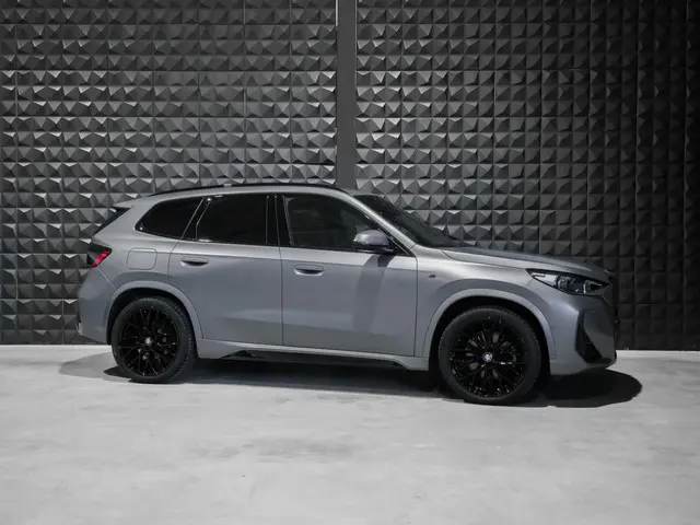 BMW X1 xDrive30e 2023 Hybride Benzine 3