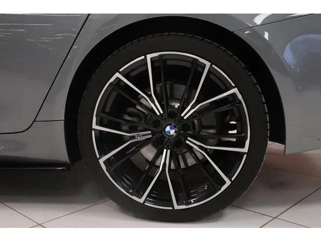 BMW 5 Serie Touring 530e M-Sport 2024 Hybride Benzine 27
