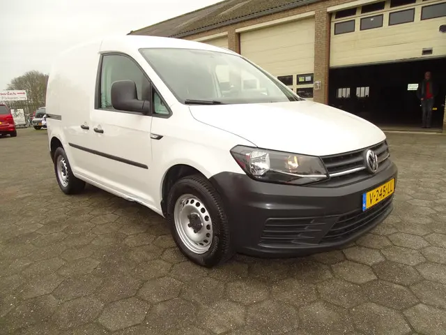 Volkswagen Caddy 2.0 TDI L1H1 BMT Trendline 2018 Diesel 2