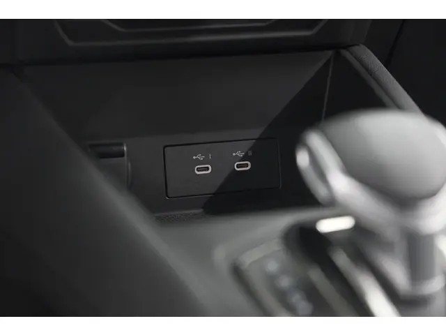 Renault Captur Mild Hybrid 160 EDC Techno 2025 Benzine 47