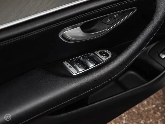 Mercedes-Benz E-Klasse 220 d Prestige Plus 2016 Diesel 20