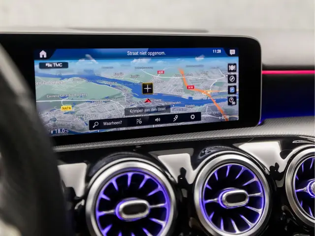 Mercedes-Benz A-Klasse 180 AMG Sport 2019 Benzine 27