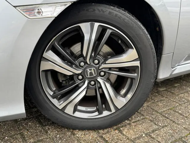 Honda Civic 1.5 i-VTEC Elegance 2020 Benzine 18