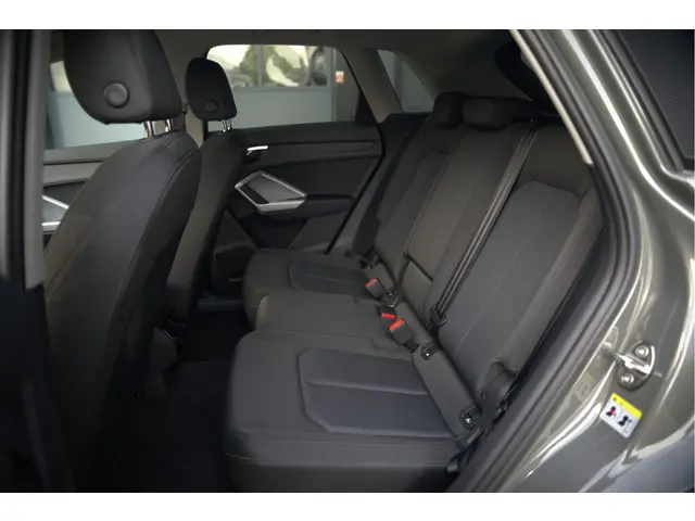 Audi Q3 45 TFSI e Advanced edition 2021 Hybride Benzine 58