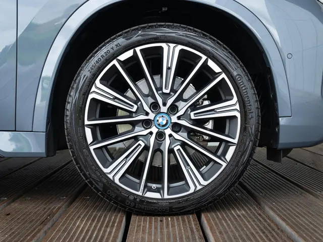 BMW X1 xDrive30e 2023 Hybride Benzine 6