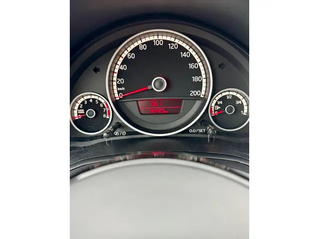 Volkswagen up! 1.0 high up! BlueMotion 2012 Benzine 13