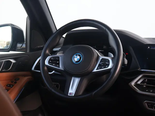BMW X5 xDrive45e High Executive 2022 Hybride Benzine 44