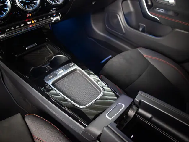 Mercedes-Benz CLA Coupé 180 Star Edition 2024 Benzine 45