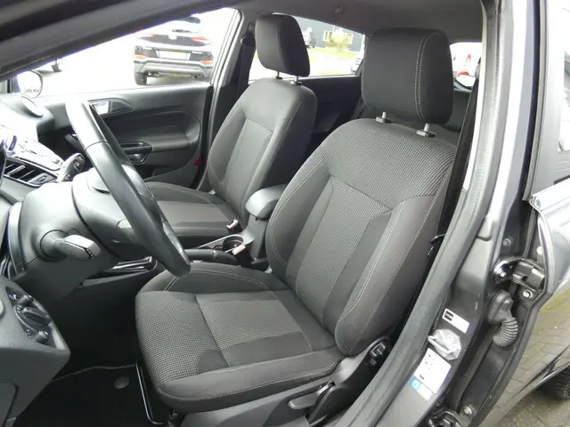 Ford Fiesta HELAAS VERKOCHT!!! 2015 Benzine 8