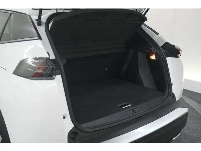 Peugeot 2008 PureTech 130 Allure 2020 Benzine 60