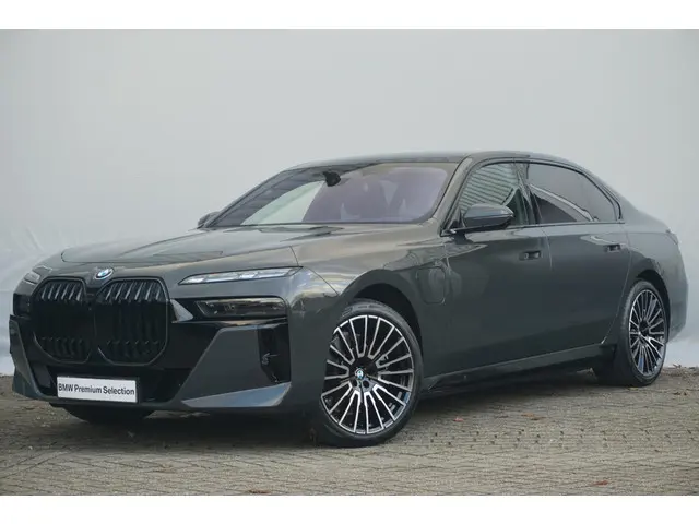 BMW 7 Serie 750e xDrive 2025 Hybride Benzine 33