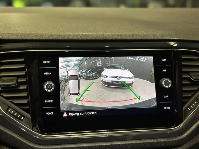 Volkswagen T-Roc 1.5 TSI R-Line|PANO|BOMVOL 2018 Benzine 15