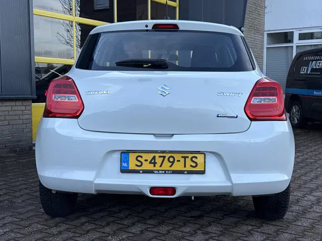 Suzuki Swift 1.2 Comfort Smart Hybrid 2023 Benzine 5