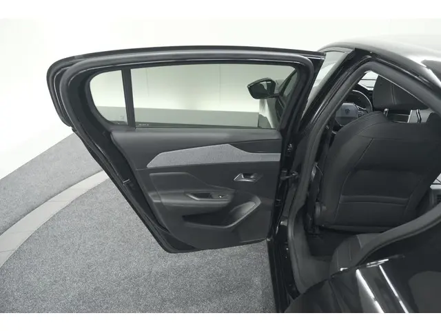 Peugeot 308 PureTech 130 Allure 2022 Benzine 62