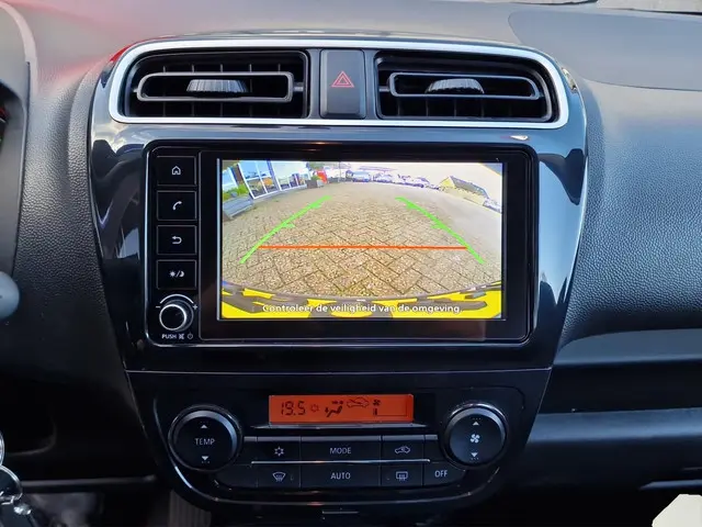 Mitsubishi Space Star 1.2 Dynamic 2023 Benzine 12