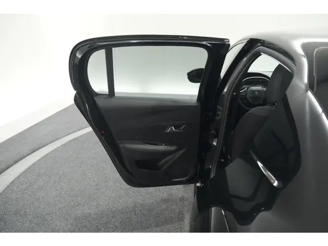 Peugeot 208 PureTech 100 Allure Pack 2023 Benzine 61