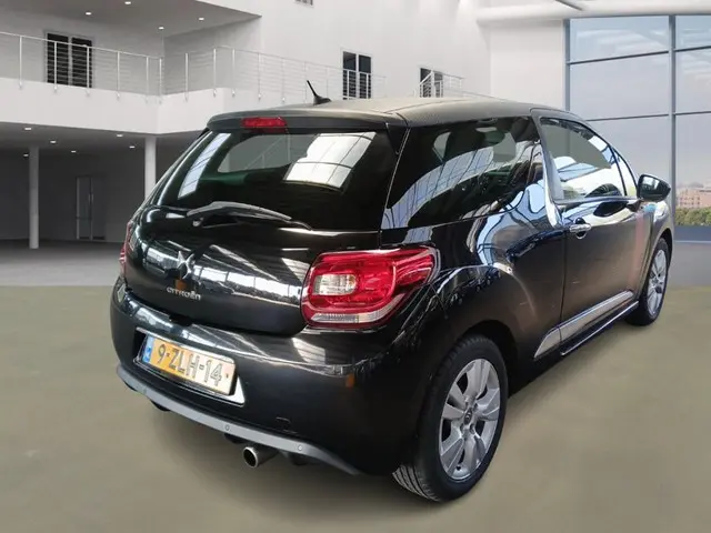 Citroën DS3 1.2 PureTech So Chic 2015 Benzine 3