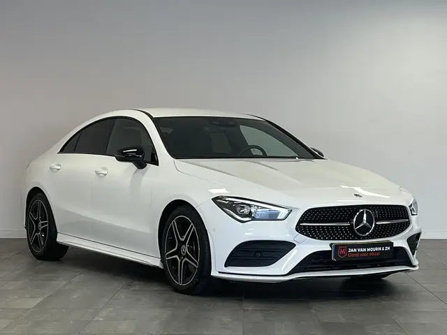 Mercedes-Benz CLA 200 Business Solution AMG 2021 Benzine 6