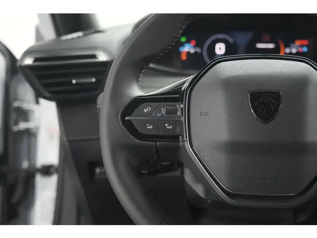 Peugeot 2008 PureTech 100 Allure 2024 Benzine 33