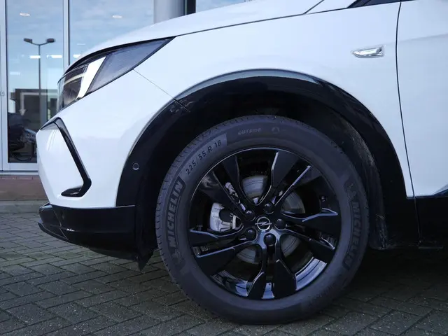 Opel Grandland 1.2 Turbo GS Black Pack 2024 Benzine 39