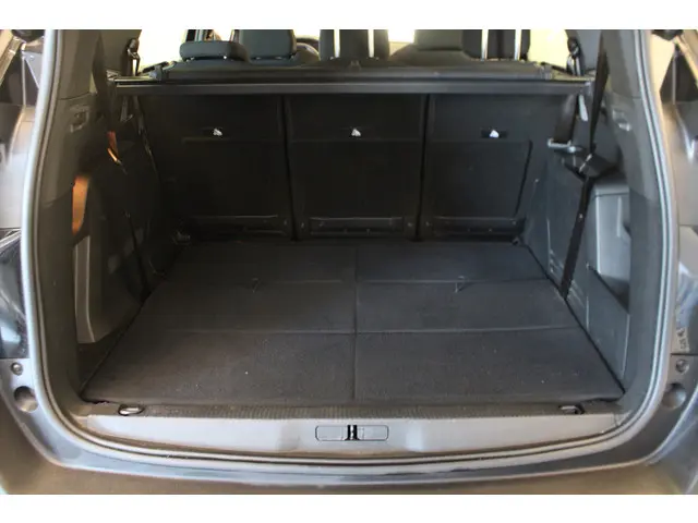 Peugeot 5008 1.2 PureTech Active 2022 Benzine 22