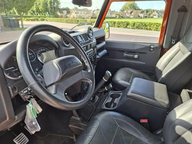 Land Rover Defender 2.2 D SW 90" XTech 2015 Diesel 2