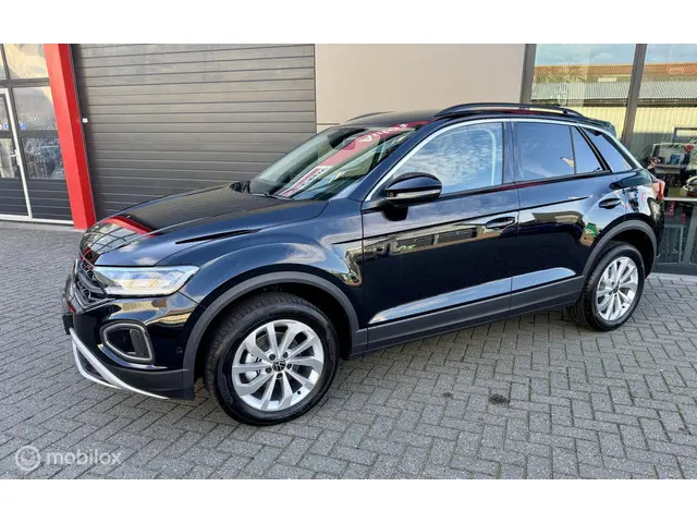 Volkswagen T-Roc 3