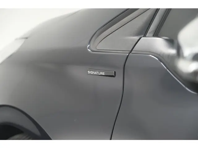Peugeot 208 PureTech 82 Signature 2019 Benzine 19