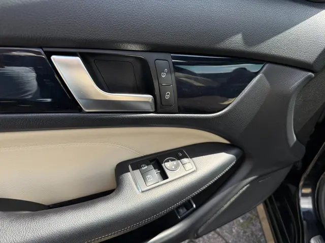 Mercedes-Benz C-Klasse Coupé 180 Edition 1 2012 Benzine 12