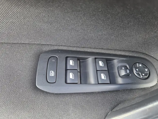 Peugeot 308 SW 1.2 PureTech Blue Lease 2015 Benzine 20