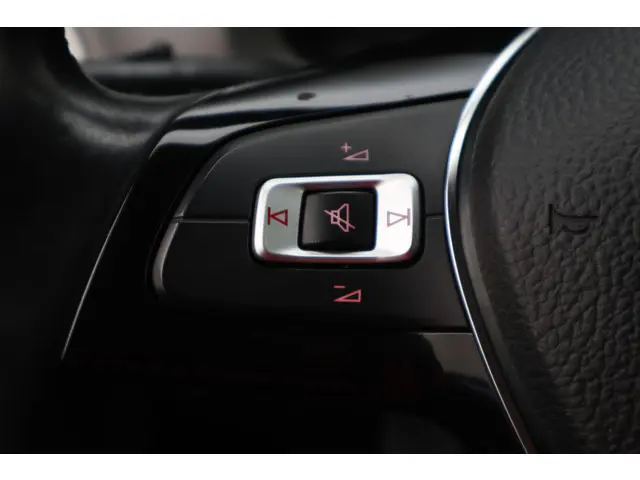 Volkswagen up! 1.0 BMT high up! 2019 Benzine 32