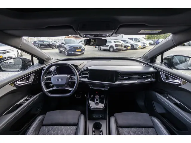 Audi Q4 e-tron 35 S edition 55 kWh 2022 Elektrisch 32