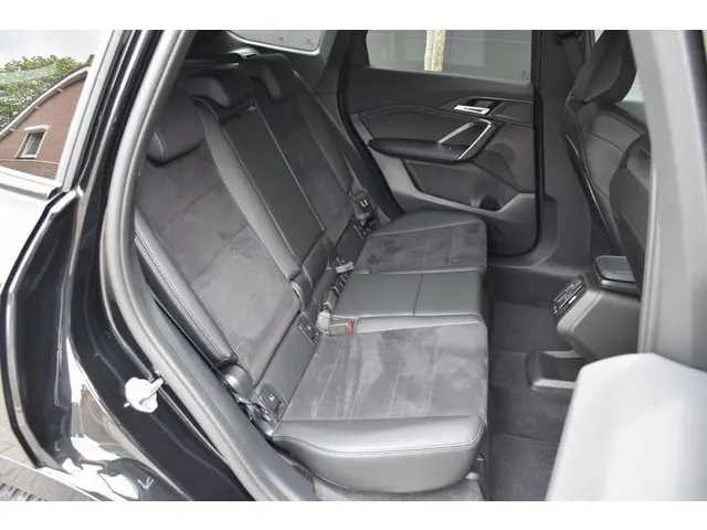 BMW X1 sDrive18i 2024 Benzine 31