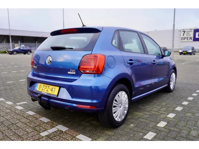 Volkswagen Polo 1.2 TSI Comfortline 2015 Benzine 7