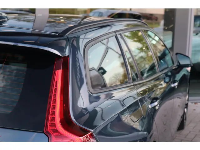 Volvo V60 2.0 B3 Essential Edition 2024 Benzine 7