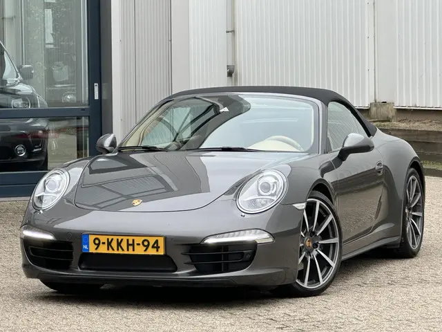 Porsche 911 Cabrio 3.4 Carrera 4 2013 Benzine 6