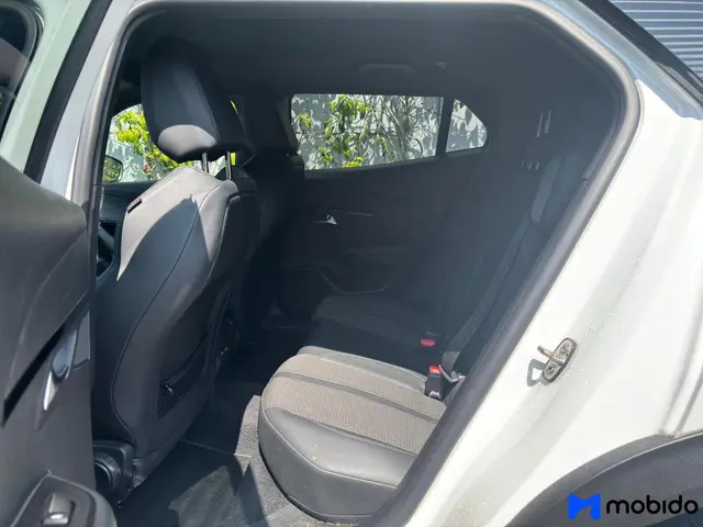 Peugeot e-2008 EV GT Pack 50 kWh 2020 Elektrisch 16