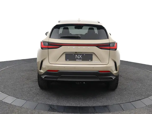 Lexus NX 450h+ AWD Overtrail Line 2024 Hybride Benzine 35
