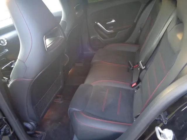 Mercedes-Benz A-Klasse 250 e 2020 Hybride Benzine 10