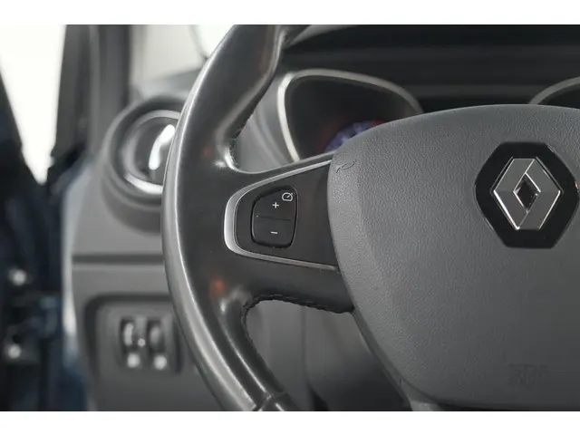 Renault Captur TCe 120 Intens 2017 Benzine 35