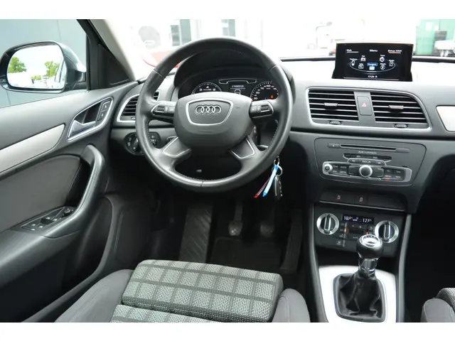 Audi Q3 1.4 TFSI Pro Line 2014 Benzine 24