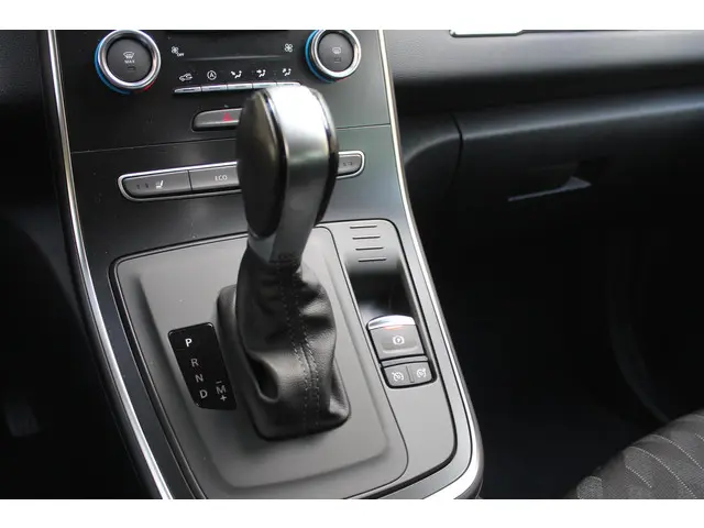 Renault Grand Scénic 1.3 TCe Limited 2020 Benzine 32