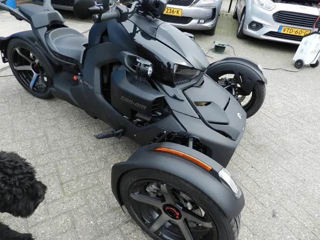 Can-Am Ryker Tour 900 2023 Benzine 10