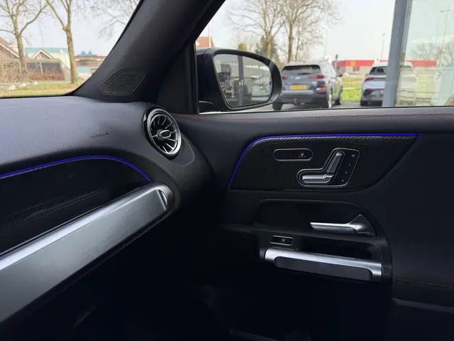 Mercedes-Benz GLB Aut. 180 Sol. AMG Edition 2021 Benzine 25